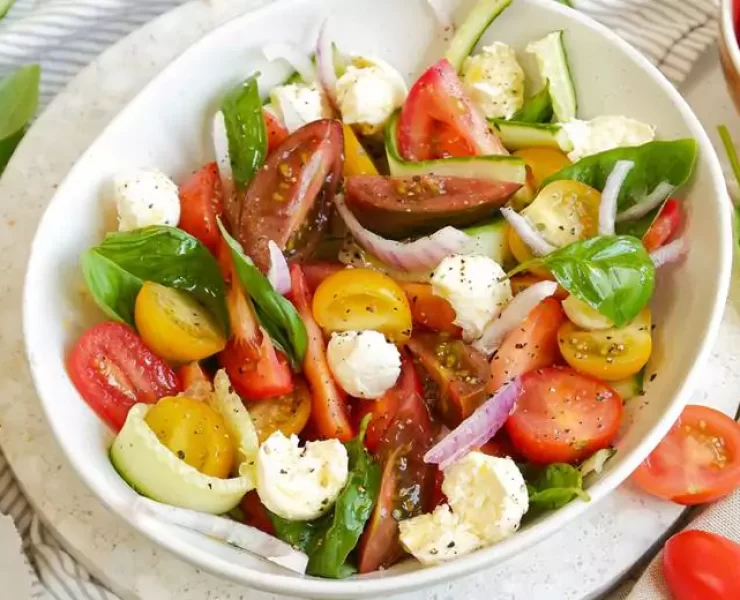 rainbow-tomato-salad