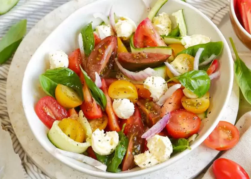 rainbow-tomato-salad